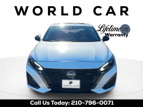 Used 2024 Nissan Altima 2.5 SR w/ SR Premium Package image 8