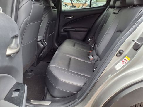 Used 2019 Lexus UX 200 F Sport w/ F Sport Premium Package FWD image 17