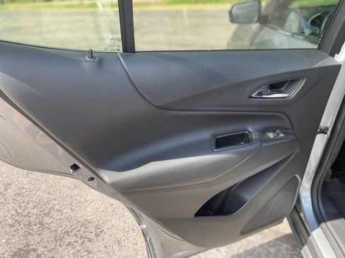 Used 2023 Chevrolet Equinox LT w/ Driver Convenience Package image 16