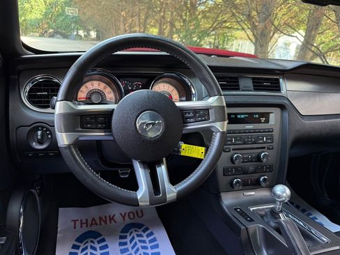 Used 2010 Ford Mustang GT Premium image 47