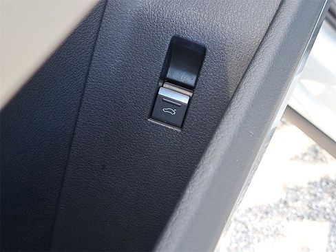 Certified 2024 Audi Q8 e-tron Premium Plus w/ Premium Plus Package image 20