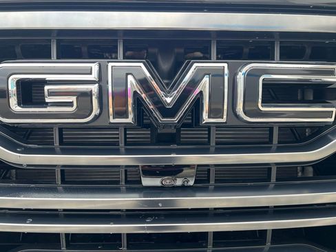 New 2026 GMC Sierra 1500 AT4 w/ AT4 Premium Package image 9