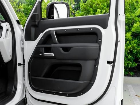 New 2026 Land Rover Defender 110 X-Dynamic SE AWD/4WD image 50