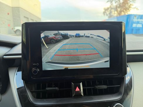 Used 2025 Toyota Corolla LE FWD image 24