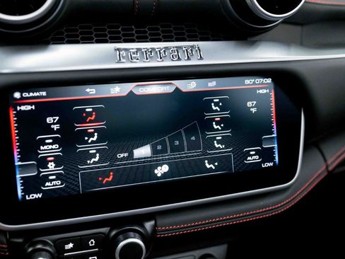 Used 2019 Ferrari Portofino RWD image 63