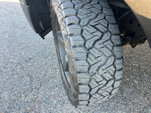 Used 2015 RAM 1500 Outdoorsman w/ Pittsburgh Penguins Edition image 40