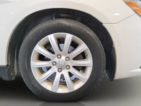Used 2013 Chrysler 200 Limited FWD image 30