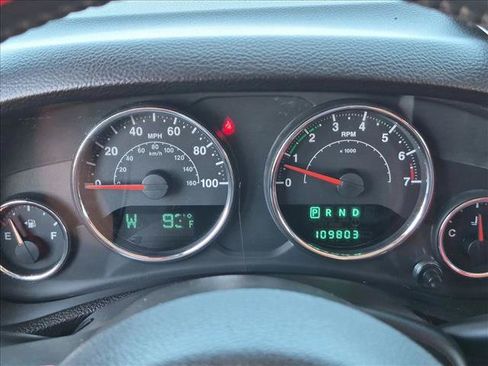 Used 2013 Jeep Wrangler Unlimited Sahara w/ Connectivity Group AWD/4WD image 11