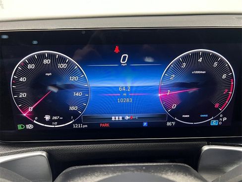 Used 2025 Mercedes-Benz GLB 250 4MATIC image 32