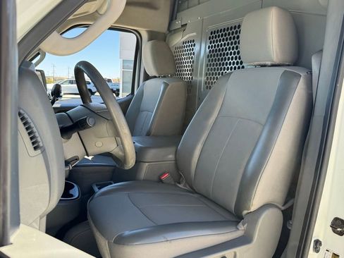 Used 2015 Nissan NV 2500 SL w/ Technology Package image 27