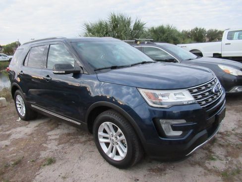 Used 2017 Ford Explorer XLT w/ Equipment Group 202A image 1