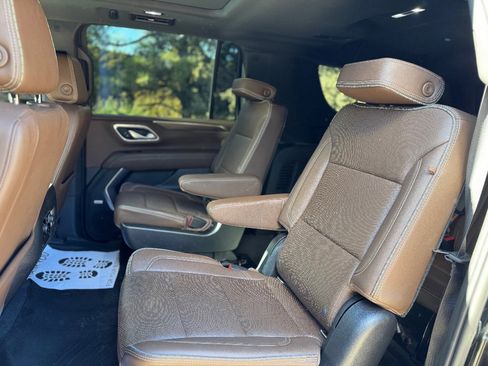 Used 2021 Chevrolet Suburban High Country image 21