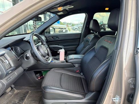 Used 2023 Nissan Pathfinder Rock Creek AWD/4WD image 8