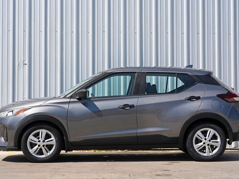 Used 2021 Nissan Kicks S image 8