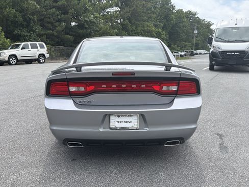 Used 2013 Dodge Charger SE w/ Connectivity Group RWD image 7