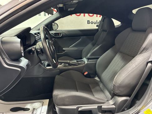 Used 2023 Toyota GR86 w/ ALL Weather Mat Package (TMS) RWD image 16