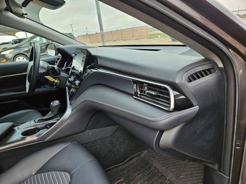 Used 2023 Toyota Camry SE image 18