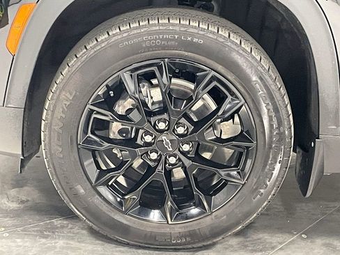 Used 2025 Chevrolet Traverse LT w/ Midnight/Sport Edition AWD/4WD image 17