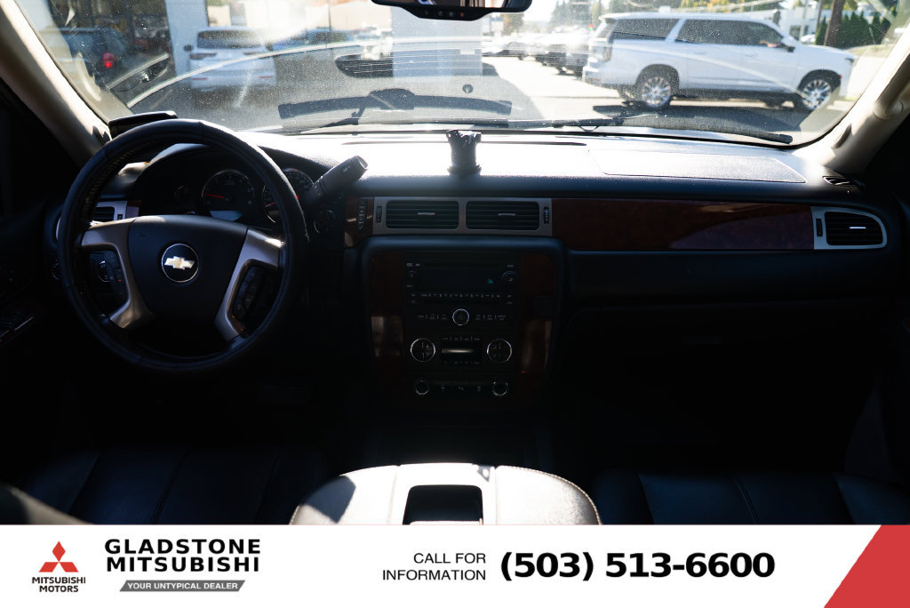 Used 2012 Chevrolet Suburban LT w/ Luxury Package AWD/4WD image 9