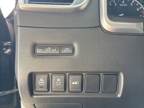 Used 2018 Nissan Murano SL w/ Midnight Edition Package image 16