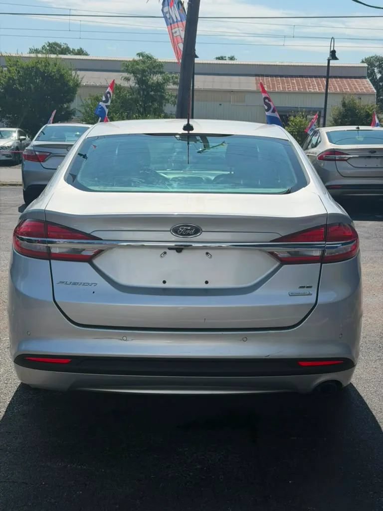 Used 2017 Ford Fusion SE w/ Fusion SE Technology Package FWD image 20