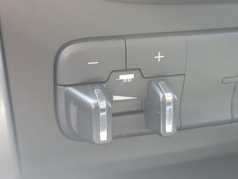 Used 2023 RAM 1500 Classic SLT w/ Trailer & Traction Group AWD/4WD image 30