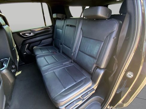 Used 2023 Chevrolet Suburban LT RWD image 20