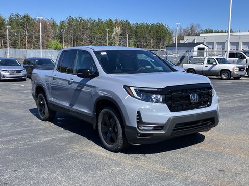 New 2026 Honda Ridgeline Black Edition image 2