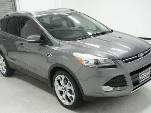 Used 2014 Ford Escape Titanium w/ Equipment Group 401A FWD image 3