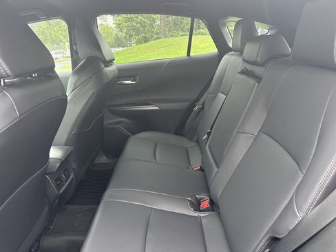 Used 2024 Toyota Venza XLE AWD/4WD image 30