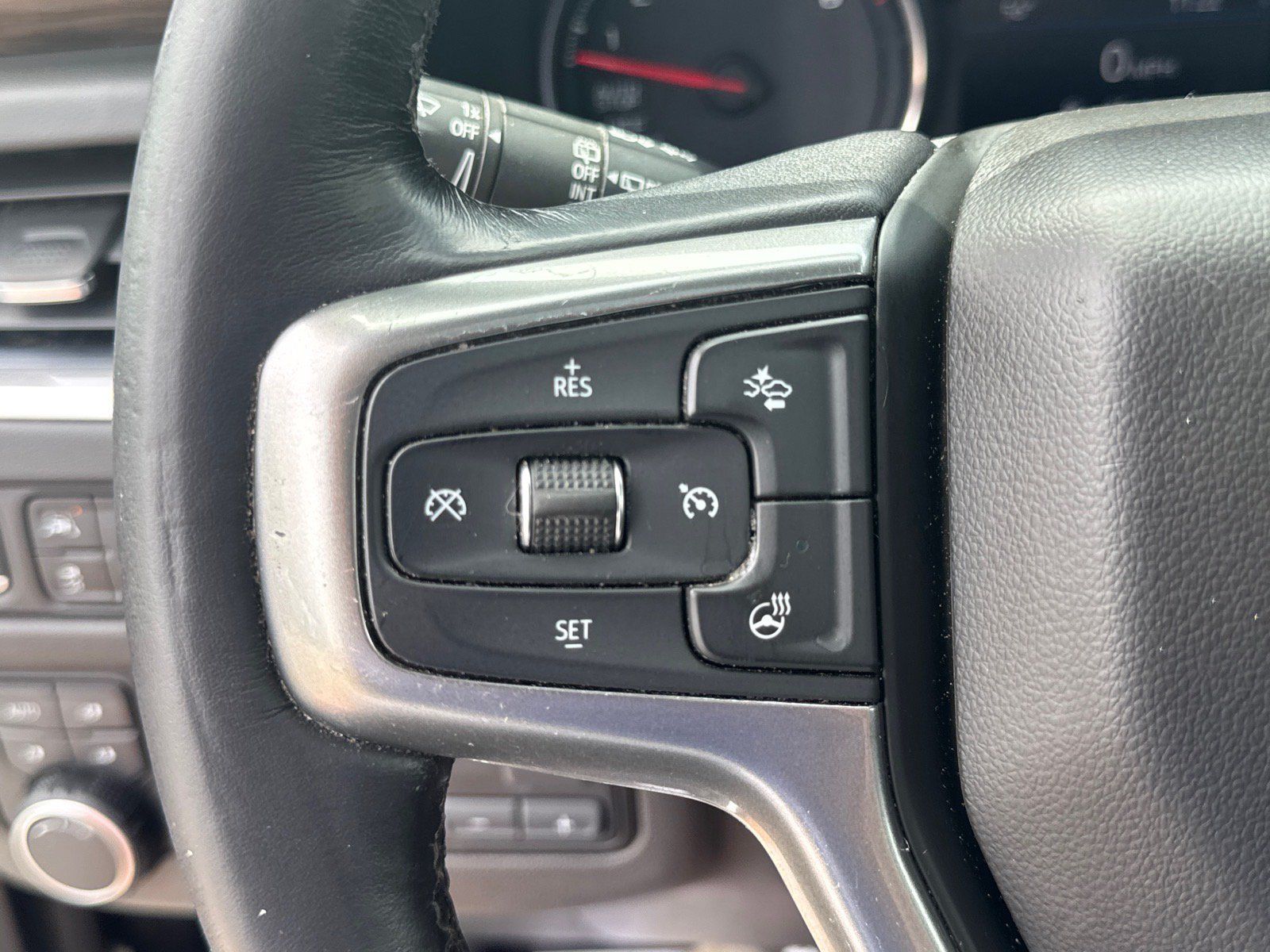 Used 2021 Chevrolet Suburban LT w/ LT Signature Package AWD/4WD image 19