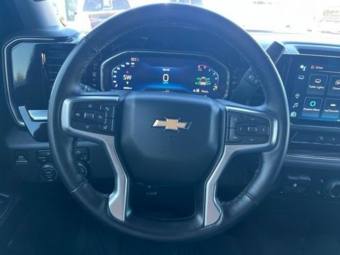 Used 2024 Chevrolet Silverado 2500 LT AWD/4WD image 35