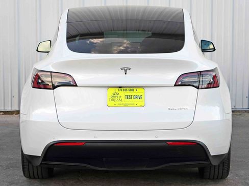 Used 2021 Tesla Model Y Long Range image 51
