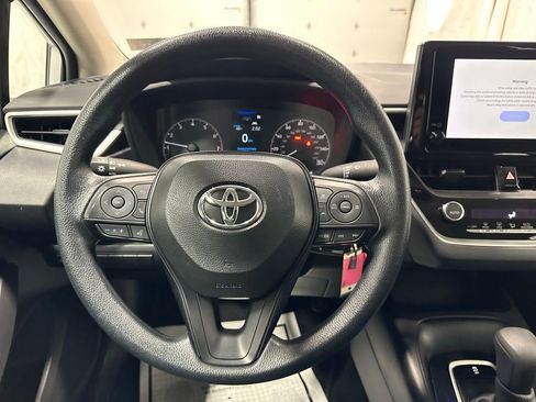 Used 2025 Toyota Corolla LE image 18
