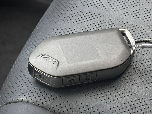 Used 2026 Kia Carnival FWD image 22