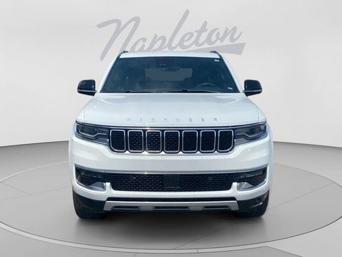Used 2024 Jeep Wagoneer Series II w/ Flexible Seating Group RWD image 9