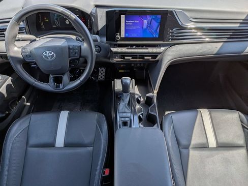 Used 2025 Toyota Camry SE FWD image 24