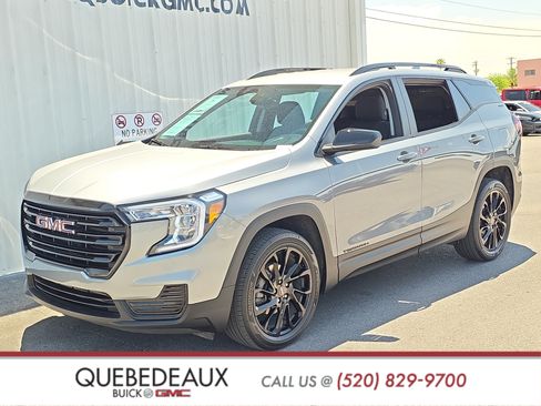 Used 2024 GMC Terrain SLE w/ Driver Convenience Package AWD/4WD image 3