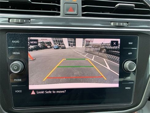 Used 2019 Volkswagen Tiguan SEL R-Line image 22