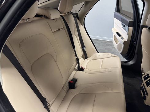 Used 2020 Jaguar XF Premium image 52