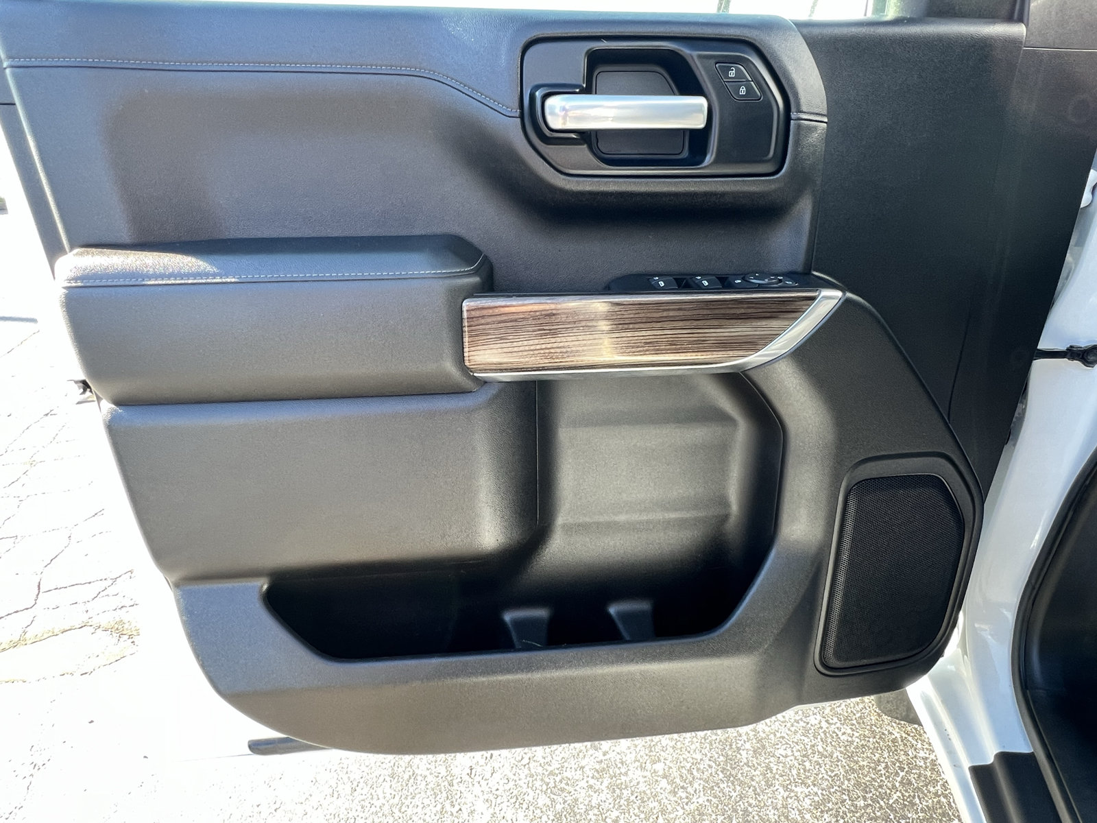 Used 2021 Chevrolet Silverado 1500 LT RWD image 29