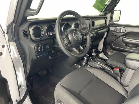 Certified 2023 Jeep Wrangler Unlimited AWD/4WD image 3