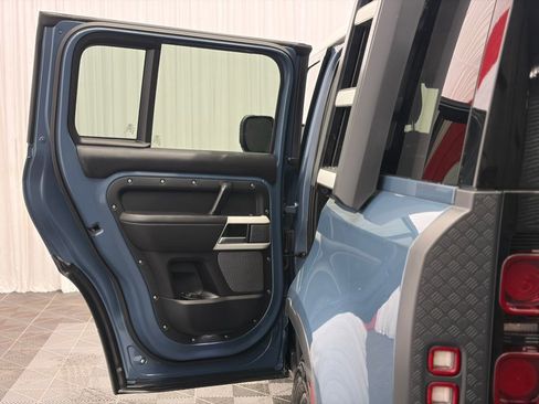 Used 2020 Land Rover Defender 110 HSE AWD/4WD image 13