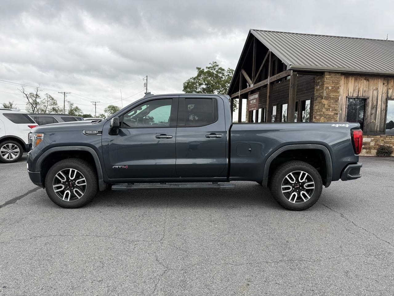 Used 2019 GMC Sierra 1500 AT4 w/ AT4 Premium Package AWD/4WD image 3
