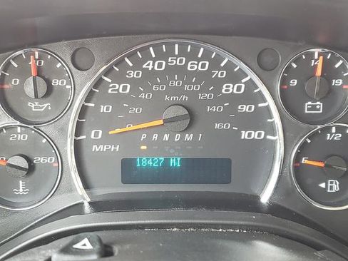 Used 2015 Chevrolet Express 2500 image 24