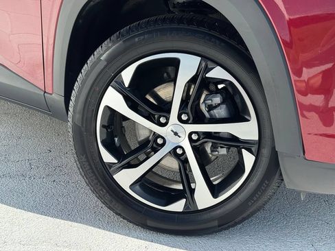 Used 2024 Chevrolet Trax RS w/ Sunroof Package FWD image 7