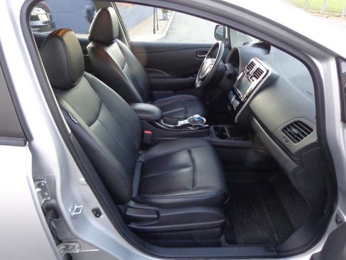 Used 2017 Nissan Leaf SL w/ Protection Package image 39