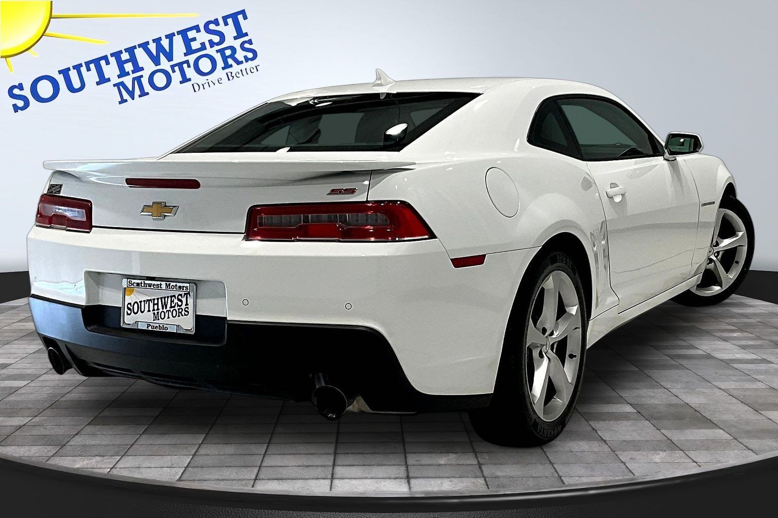 Used 2015 Chevrolet Camaro SS w/ RS Package RWD image 7