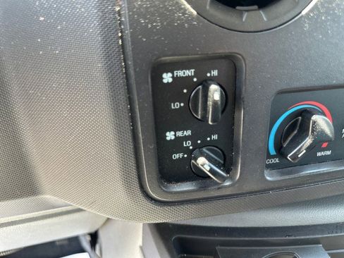 Used 2011 Ford E-350 and Econoline 350 XLT RWD image 43