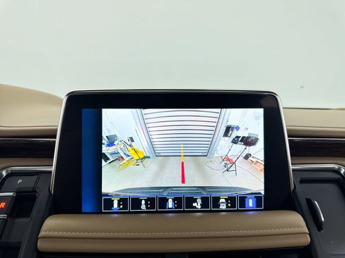 Used 2023 Chevrolet Tahoe Premier AWD/4WD image 12